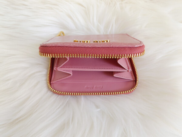 2017新作 MIU MIU ミュウミュウスーパーコピー 財布 絶対欲しい クロコ型押し*コインケース 5MM268
